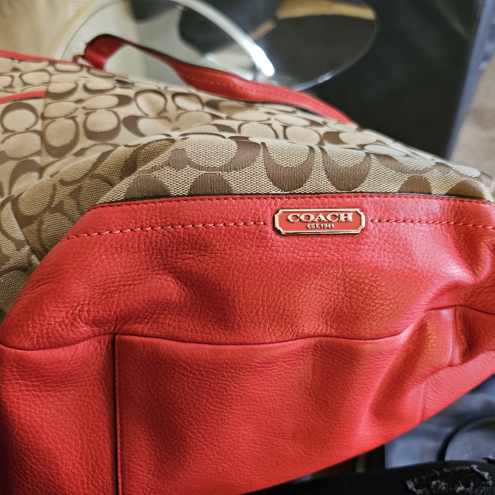 Shoulder Bag - Picture 6 of 9